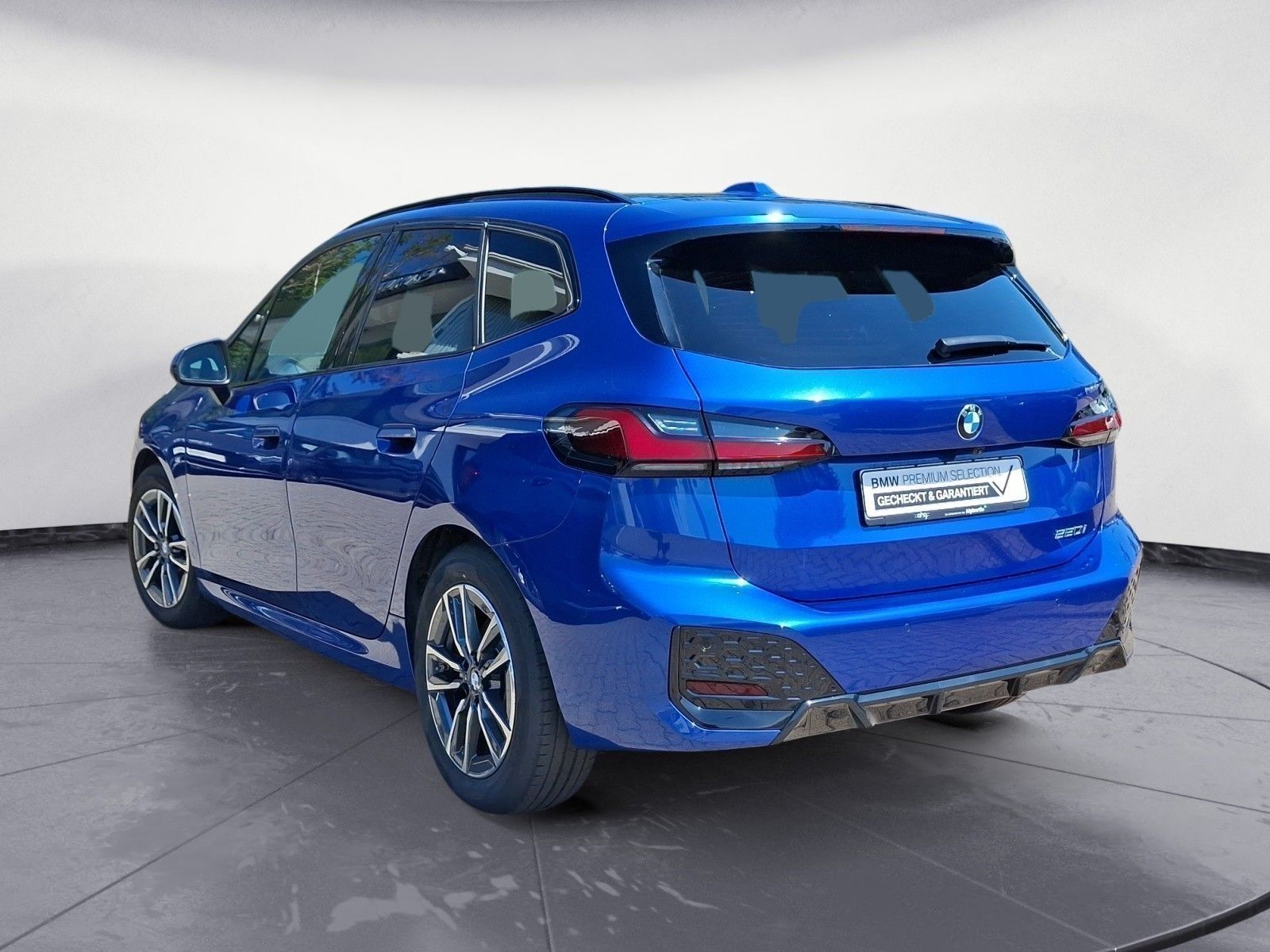 BMW 220i Active Tourer Steptronic DCT M Sportpaket A foto 4