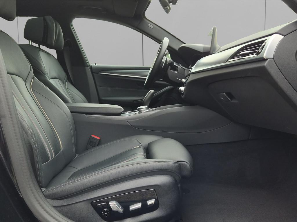 BMW 530d xDrive T. M-SPORT LASER NAVI PANO 18" AHK