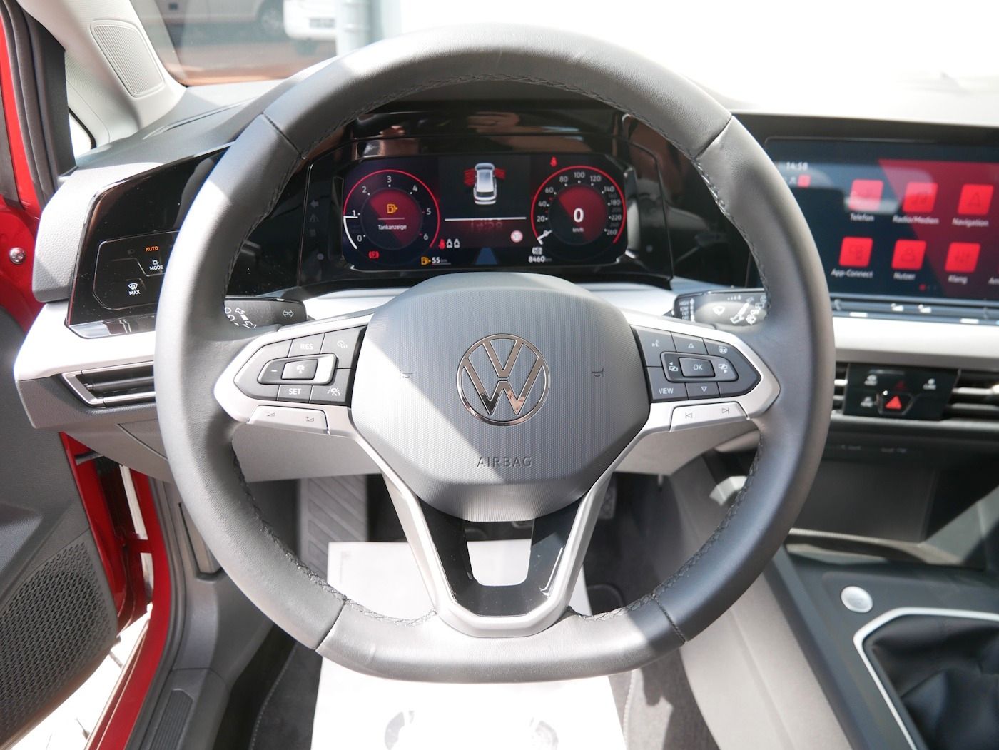 Fahrzeugabbildung Volkswagen Golf -VIII Variant 2.0 Life NEU42T ACC Standheiz
