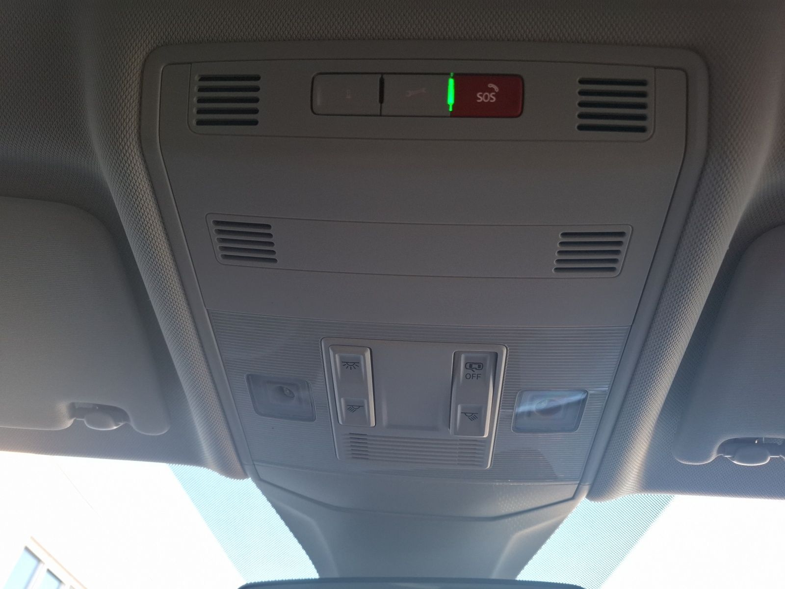 Fahrzeugabbildung Volkswagen T-Cross TSI Energy DSG LED CarPlay AID ACC RFK S