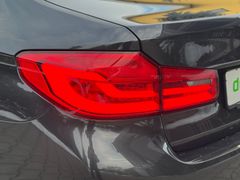 BMW 520d Autom. *DISPLAY KEY*HEAD UP*SURROUND VIEW*
