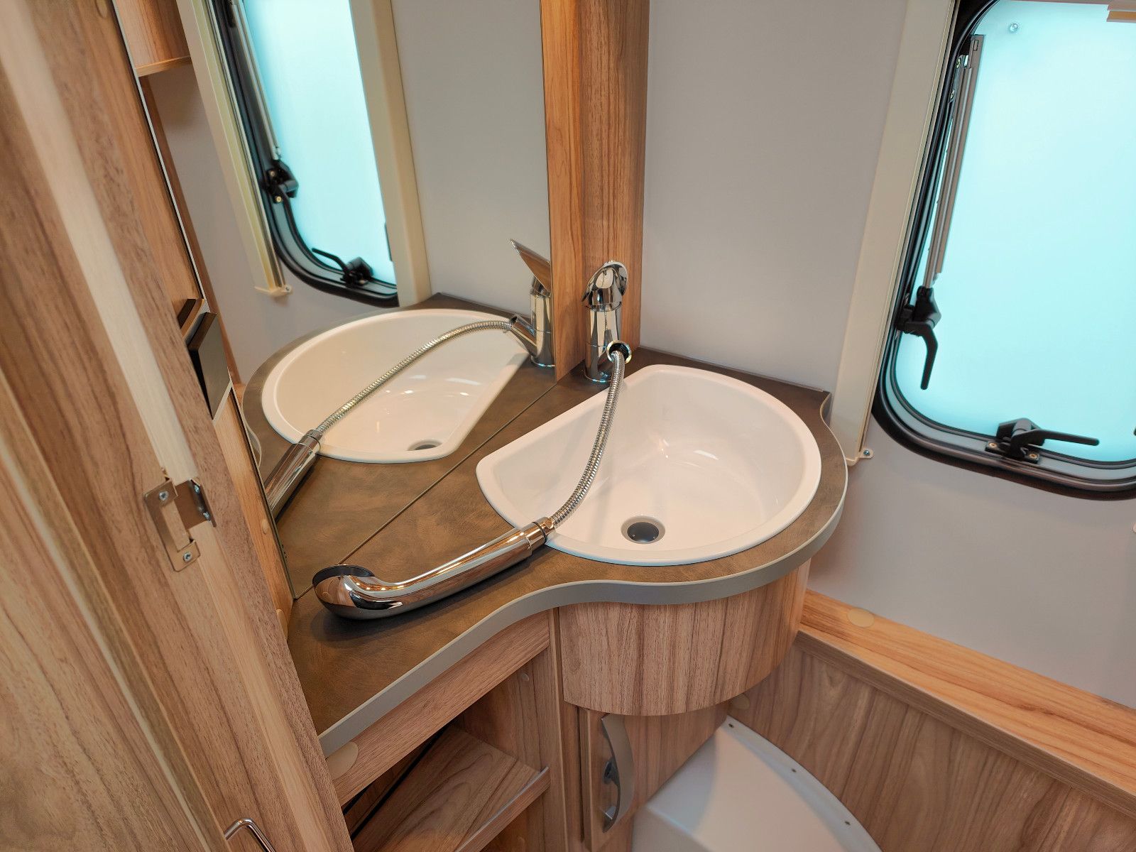 Fahrzeugabbildung HYMER / ERIBA / HYMERCAR Feeling 442 - 6.824€ Sparen!!!