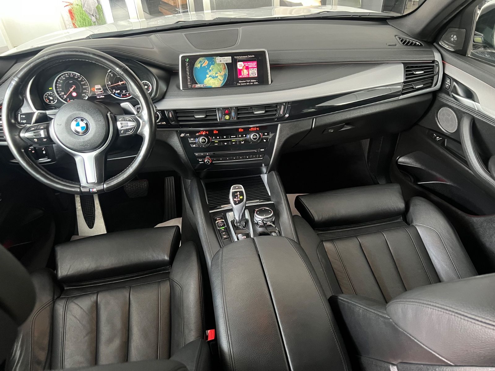 Fahrzeugabbildung BMW X6 xDrive 30 d M sport Paket *MINERALWEISS*