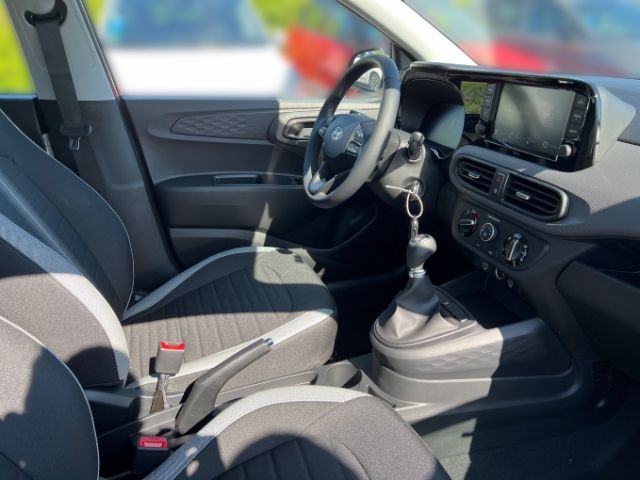 Fahrzeugabbildung Hyundai i10 1.0 MJ24 M/T Select KLIMA+RADIO+TEMPOMAT+UVM