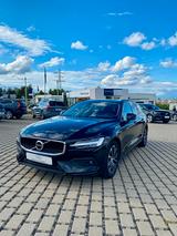 Volvo V60 Kombi Momentum Pro - Volvo V60 Momentum mit Hybrid-Antrieb (Benzin/Elektro)
