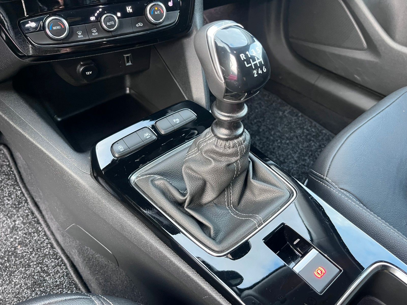 Fahrzeugabbildung Opel Mokka Elegance