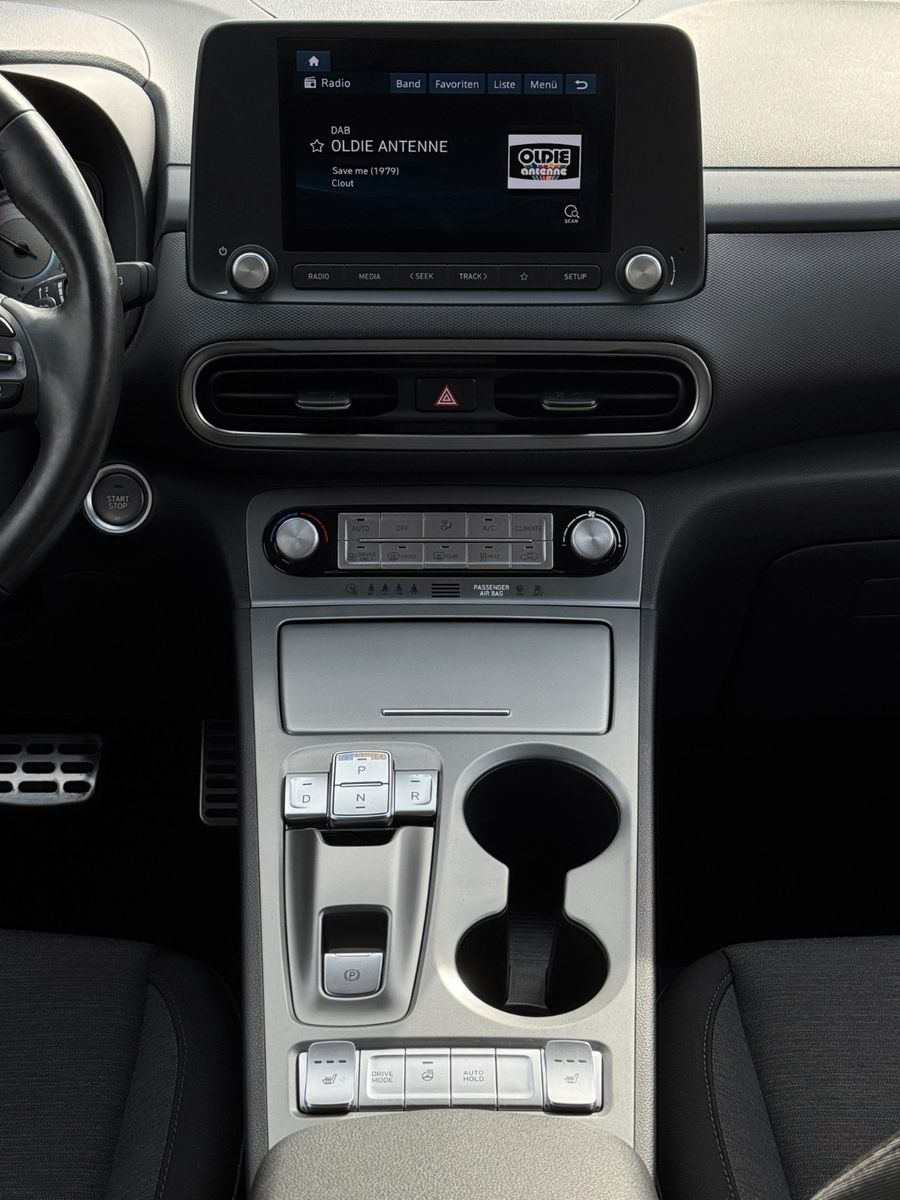 Fahrzeugabbildung Hyundai KONA E Select ACC LHZ SHZ LKAS PDC Kam CarPlay