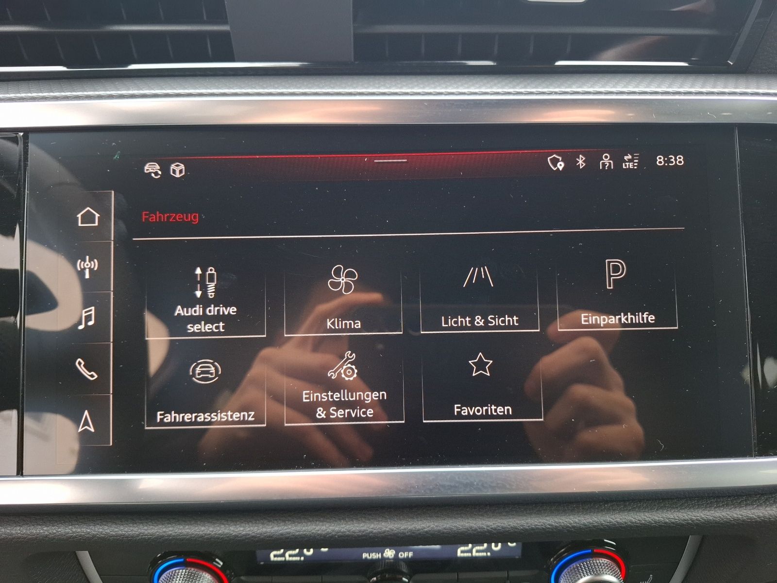 Fahrzeugabbildung Audi Q3 40 TFSI S-line quattro S-tronic LED AHK Navi