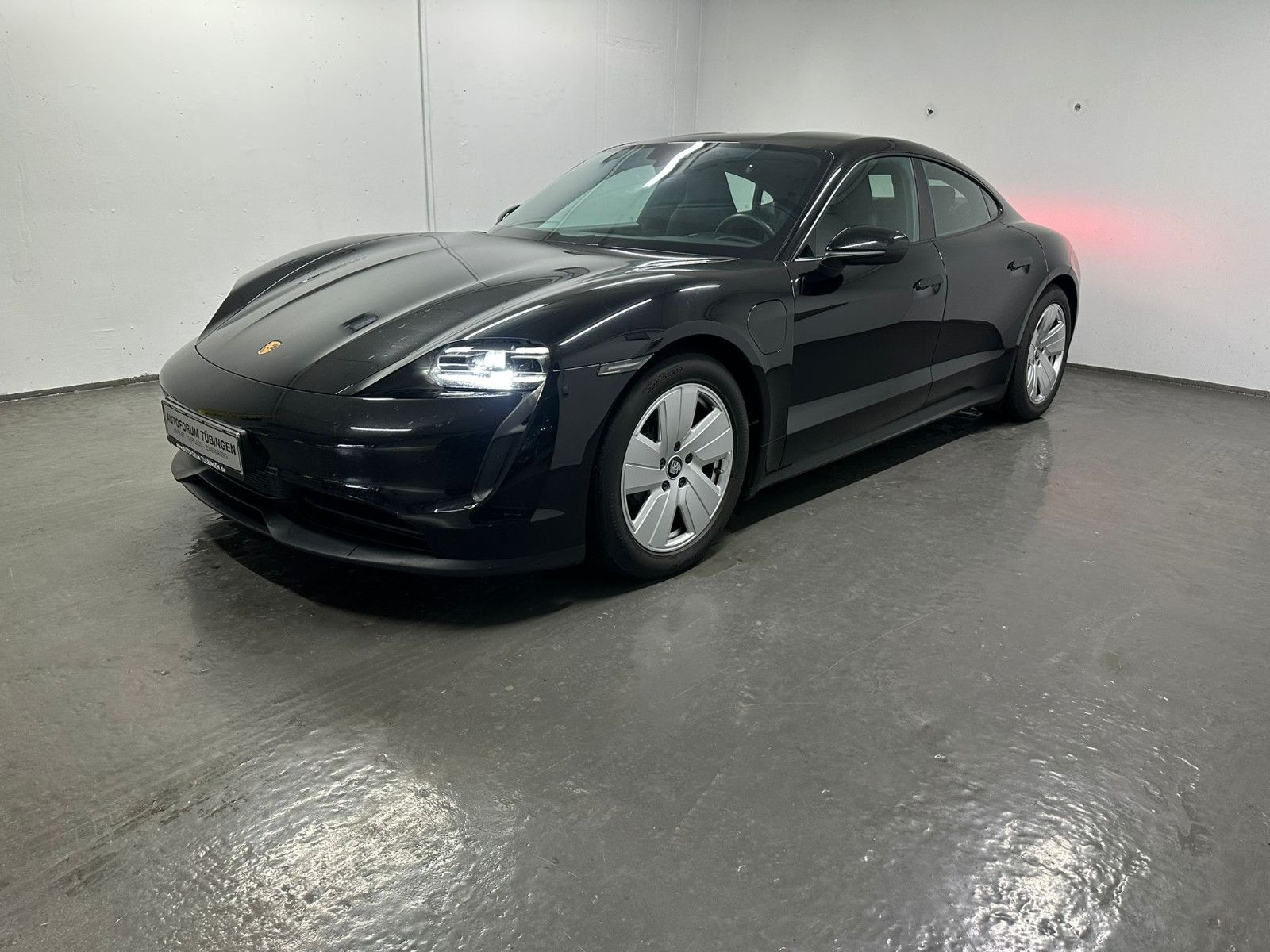 Fahrzeugabbildung Porsche Taycan  *LED*KLIMA*NAVI*SH*