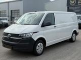 Volkswagen T6.1 Transporter Lang KLIMA TEMPOMAT NAVI 1HAND - VW T6 Transporter Gebrauchtwagen in München