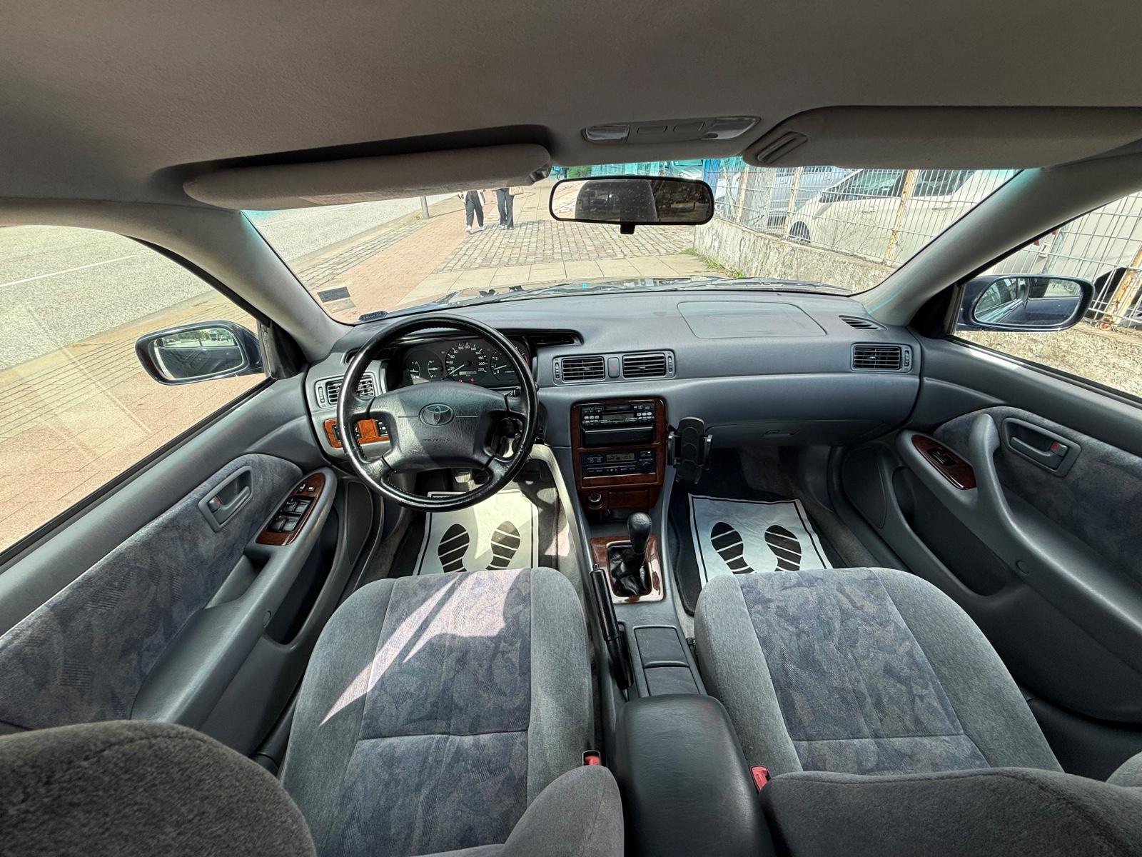Toyota Camry 2.2 * TÜV NEU * KLIMAAUTOMATIK