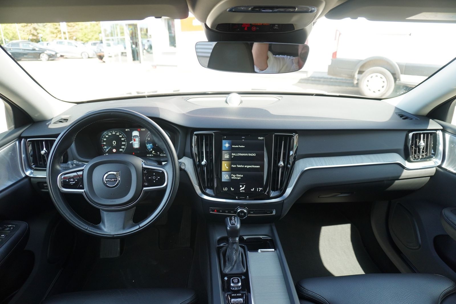 Volvo V60 Kombi T6 Inscription AWD LED ACC Navi Leder foto 11