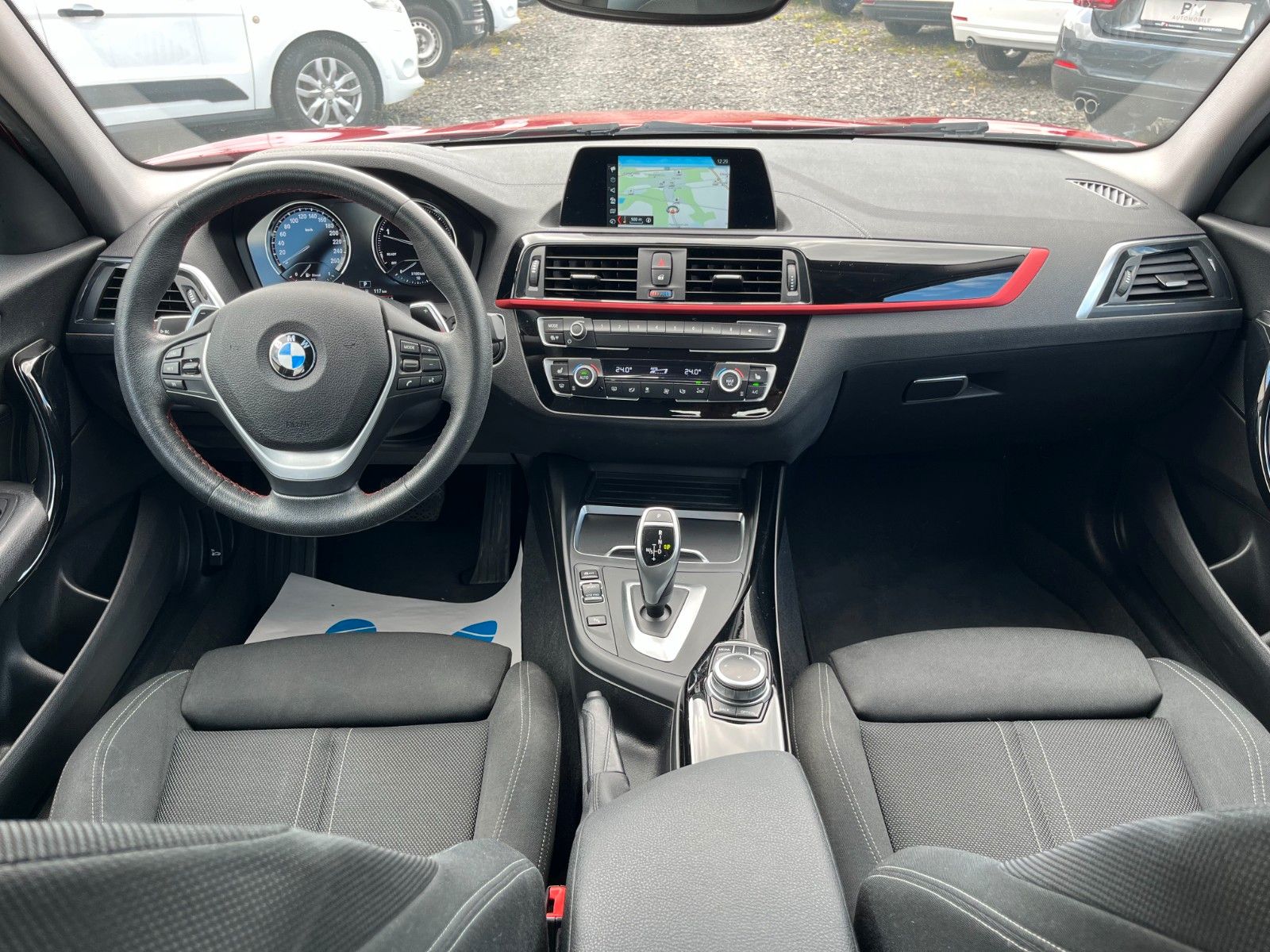 Fahrzeugabbildung BMW 120d xDrive SPORT LINE Sport-Aut Navi LED Kamera