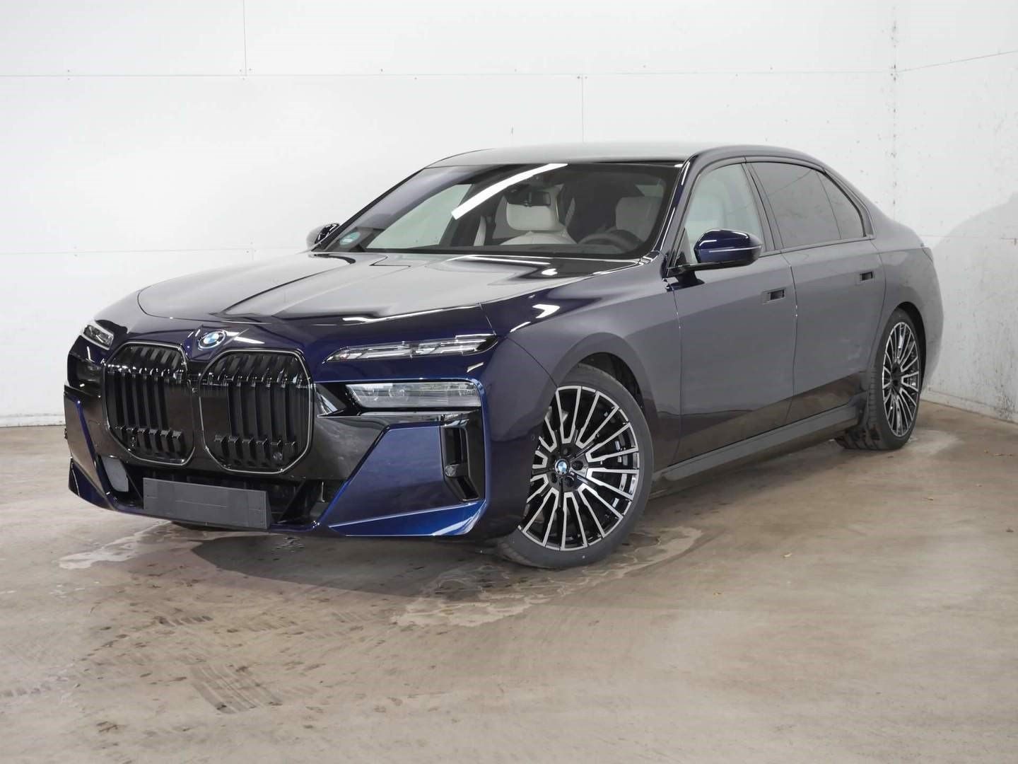 BMW i7 60 xDrive M Sport Pro 21 Fond TV B&W Lounge foto 2
