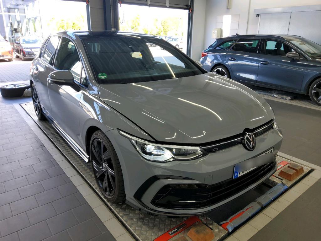 Volkswagen Golf VIII Limo R-Line eTSI Panorama H&K Sound