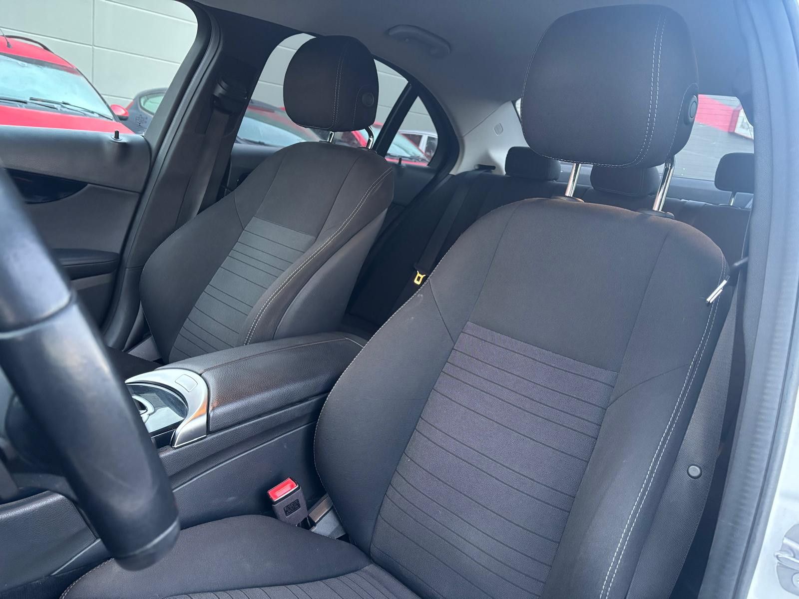 Fahrzeugabbildung Mercedes-Benz C 180 d Limo 9G-TR. Avantgarde Night-APPS-PDC-