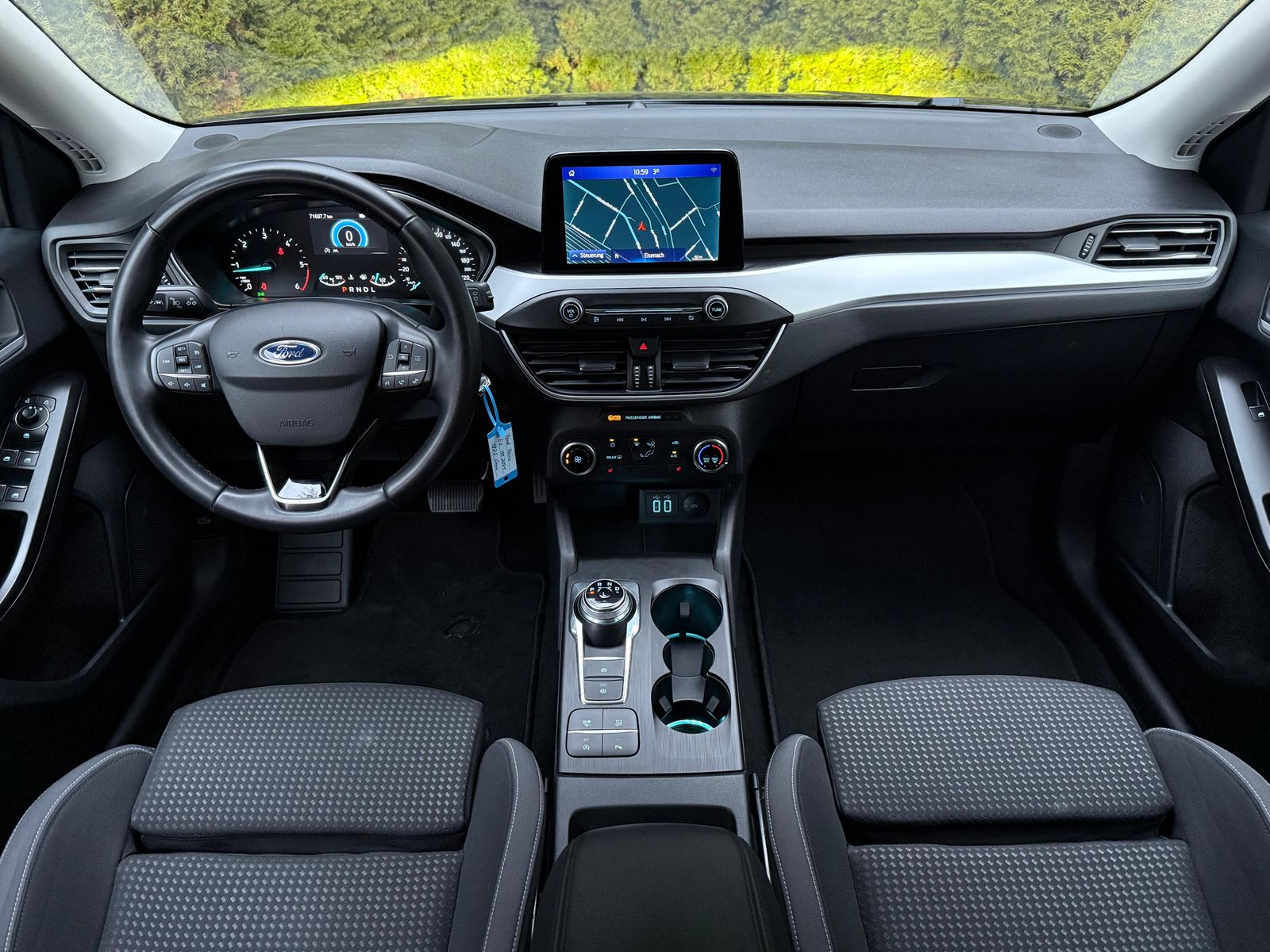 Fahrzeugabbildung Ford Focus 1.5 TDCi Aut. Cool&Connect LED+NAV+AHK+KAM