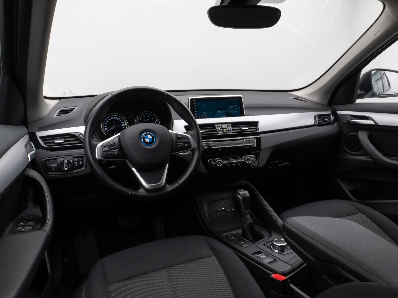 Fahrzeugabbildung BMW X1 xD25e  DAB Navi Lordos Geschwindigkeitsreg