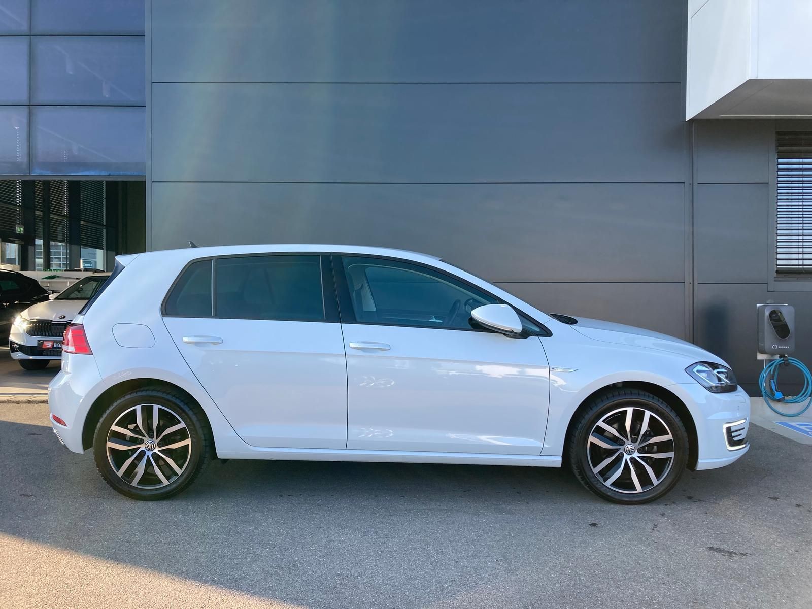 Volkswagen Golf - Bild 8