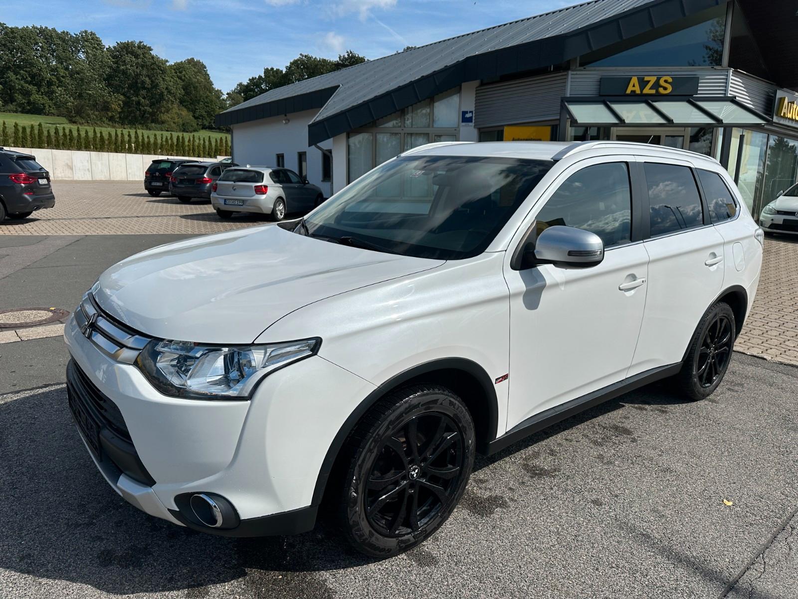 Mitsubishi Outlander Diamant Edition 4WD Navi SHZ 1.Hand