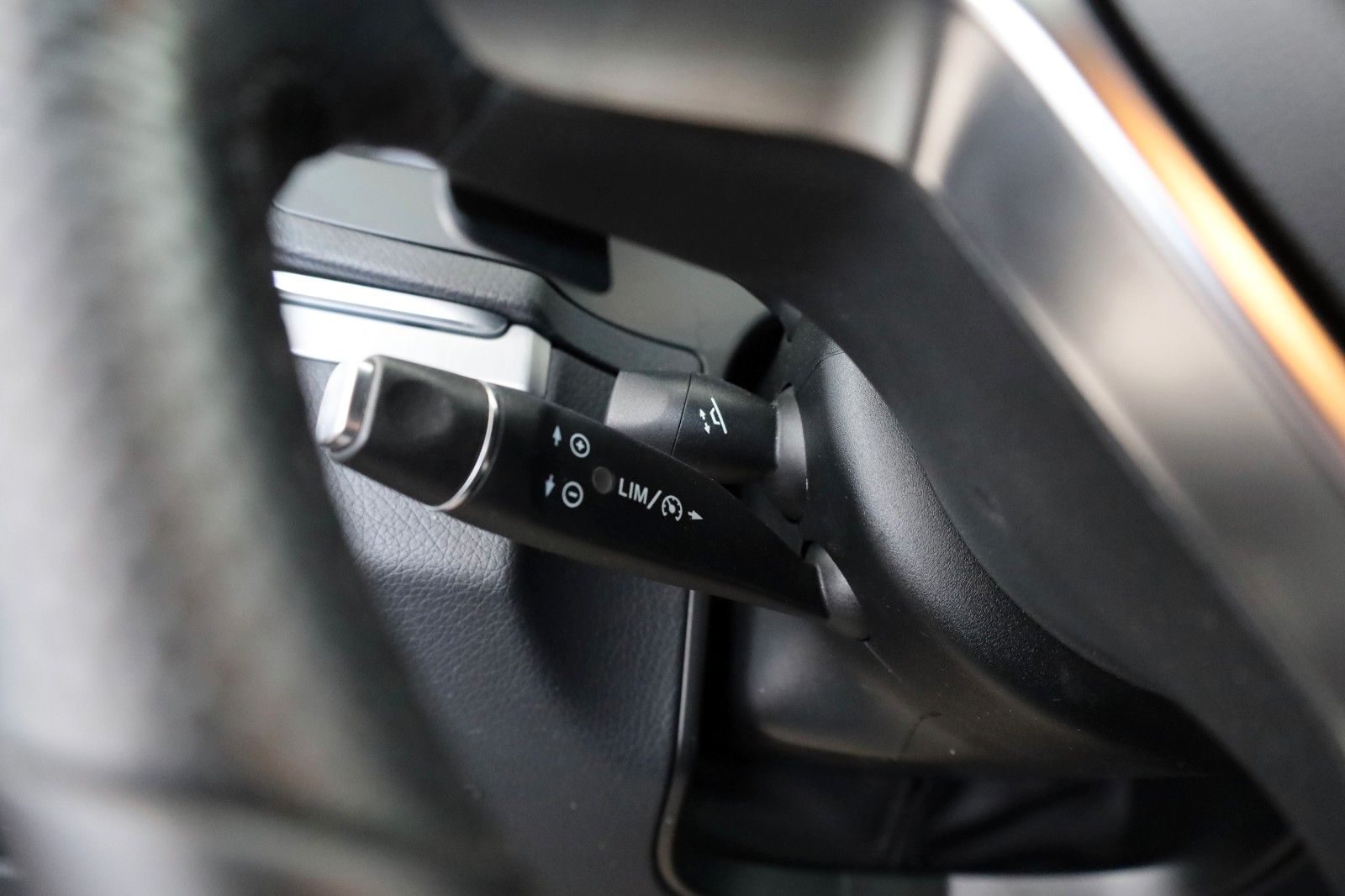 Fahrzeugabbildung Mercedes-Benz E 350d Coupe AMG Line Leder,Navi,LED,Kamera,SH