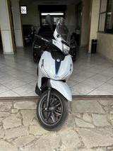 Piaggio Beverly 310 Sport - Piaggio Beverly 310 S