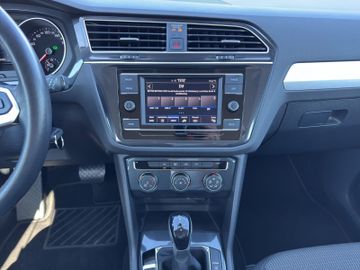 Volkswagen Tiguan - 12