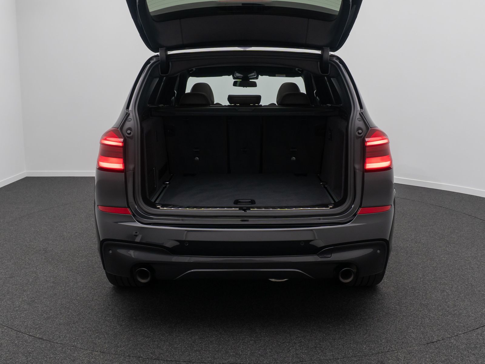 Fahrzeugabbildung BMW X3 xD30d M Sport DAB Kamera HUD DisplKey Panoram