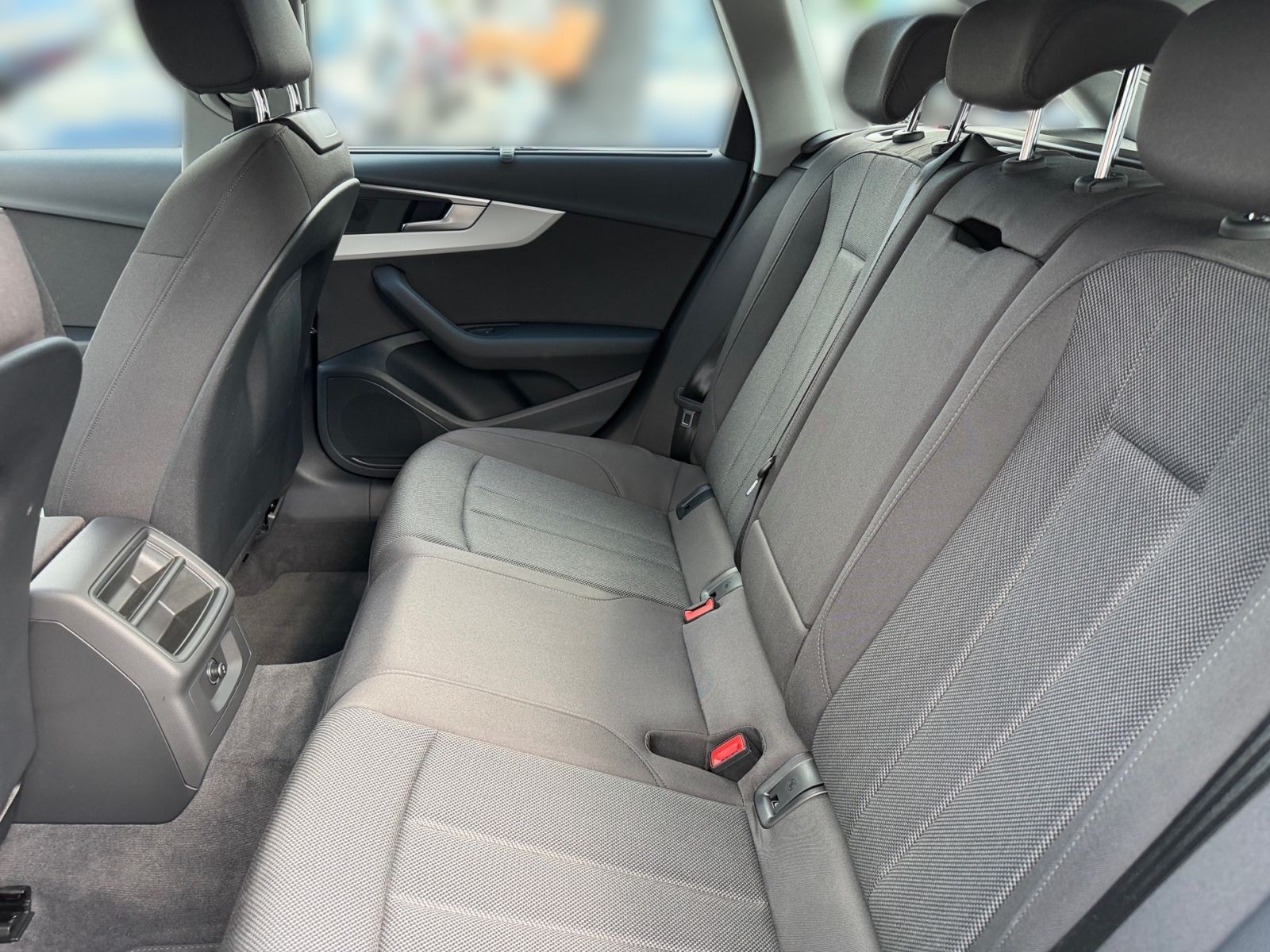 Audi A4 - Bild 10