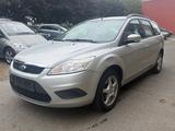 Ford Focus 1.6 Style/ TÜV NEU/ Scheckheft/PDC/Service - Ford Focus aus 2009: Se