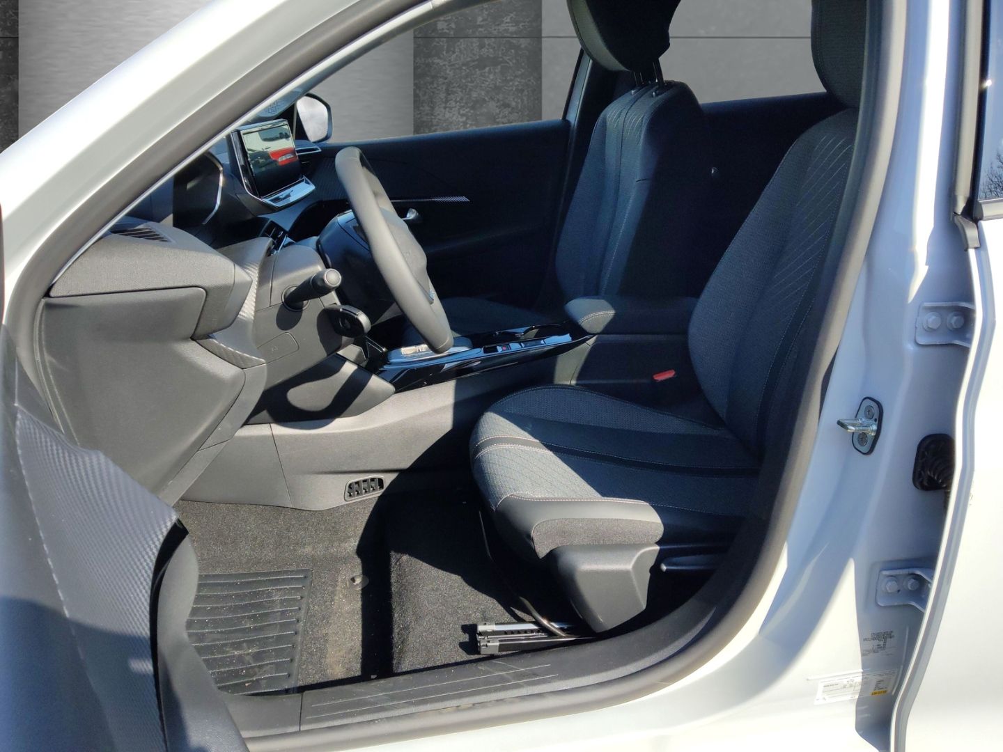 Peugeot e-208 - Bild 8