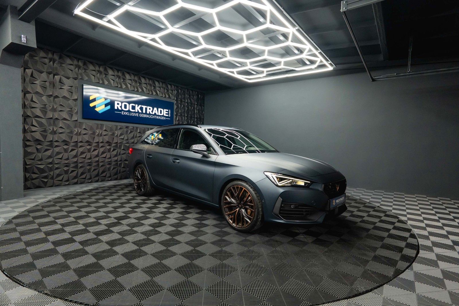 Fahrzeugabbildung CUPRA Leon Sportstourer VZ 4Drive | ACC | LED | DCC