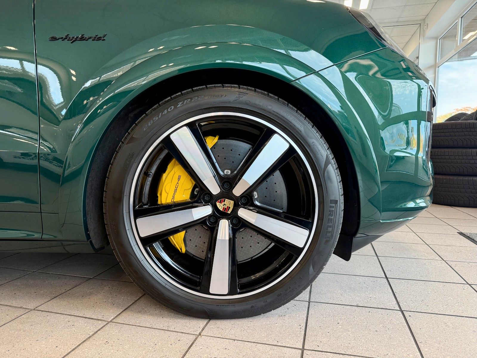 Fahrzeugabbildung Porsche Cayenne Turbo E-Hybrid SportDesign/PCCB/PTS/AHK