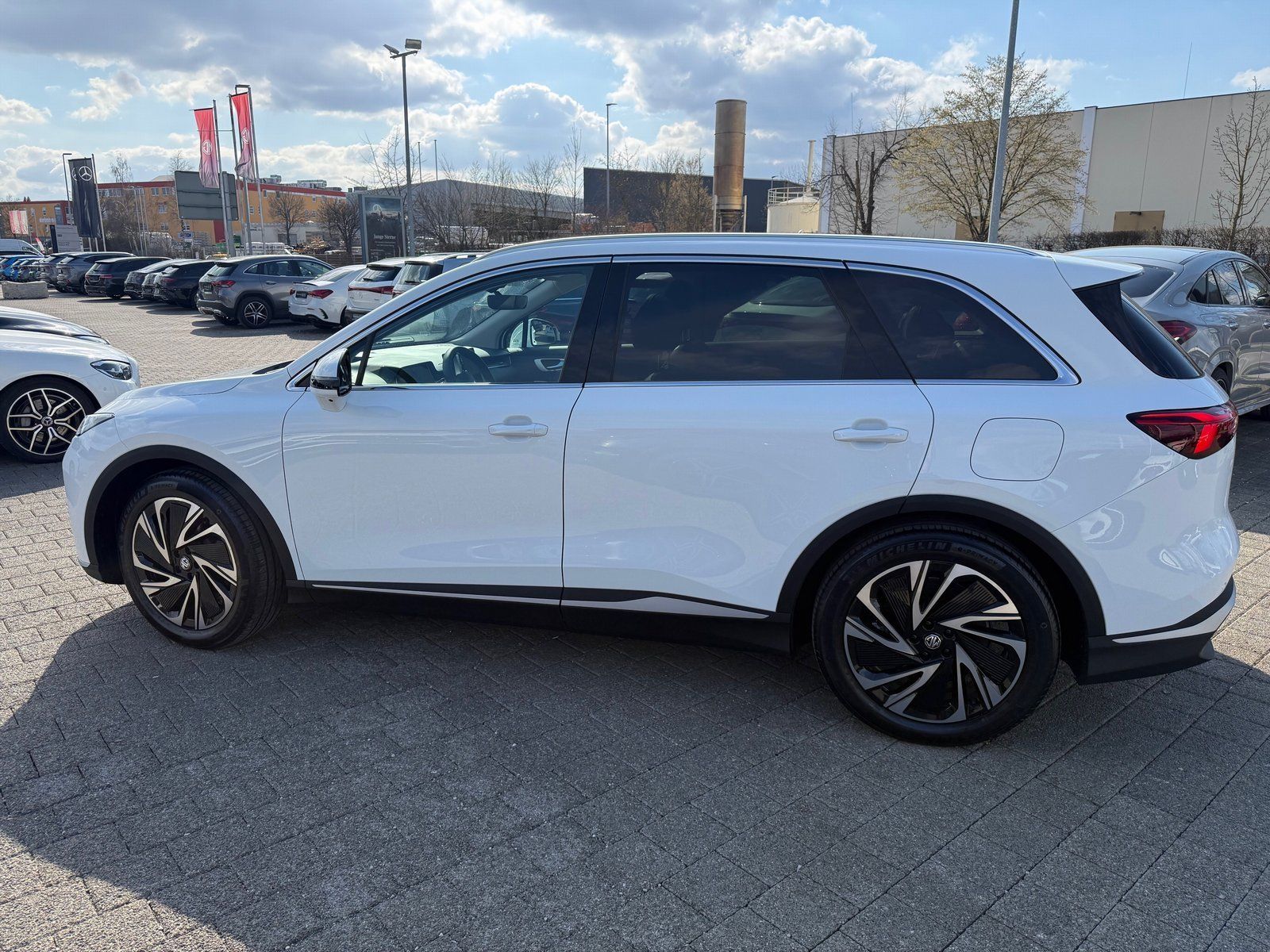 MG S6 EV