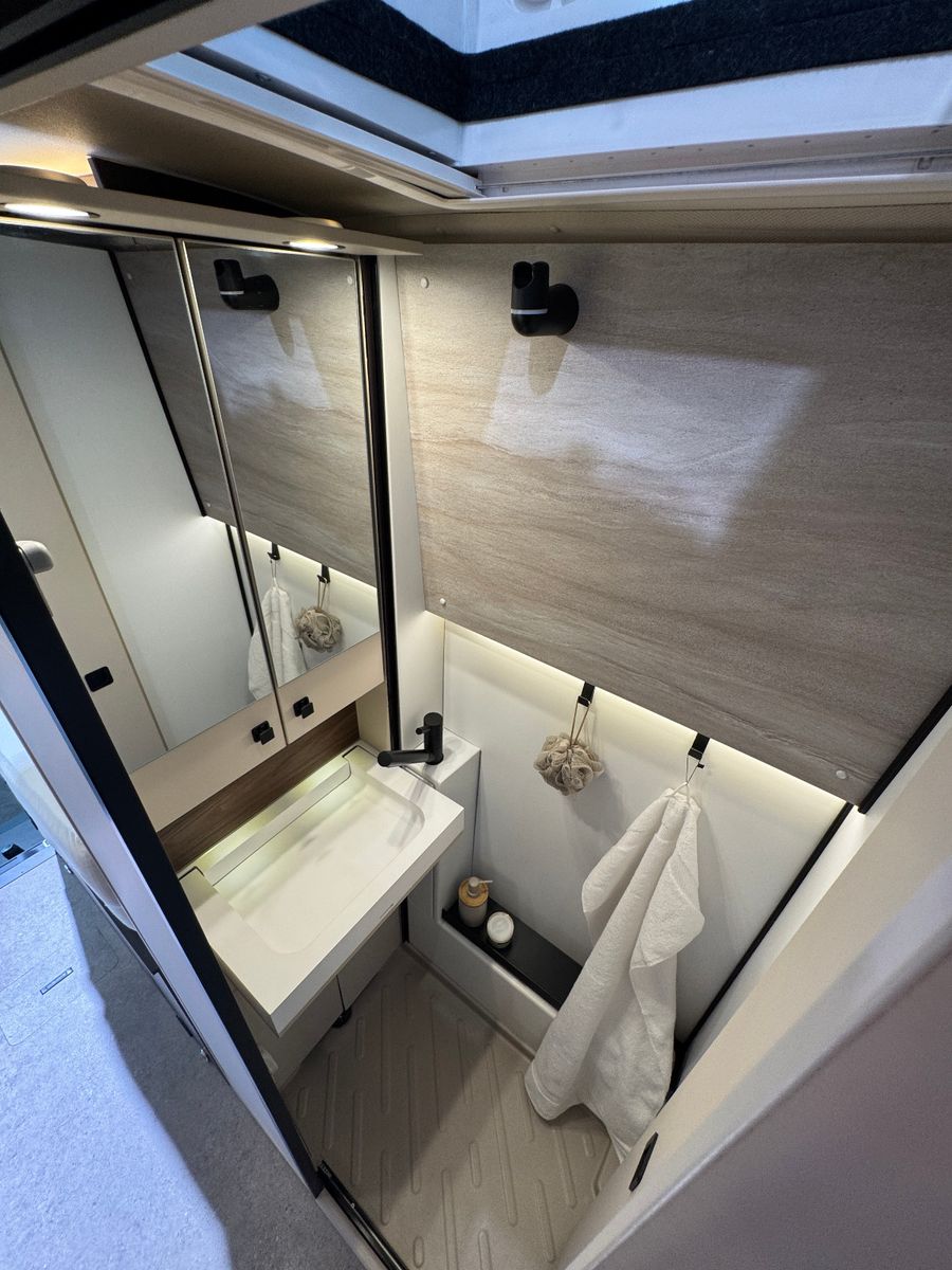 Fahrzeugabbildung Bürstner Habiton HMX 6.0 - 4x4 - Aufstelldach -OFFROAD