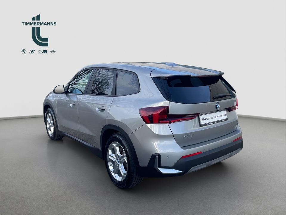 BMW iX1 xDrive30 Panorama AHK Adaptives Fahrwerk