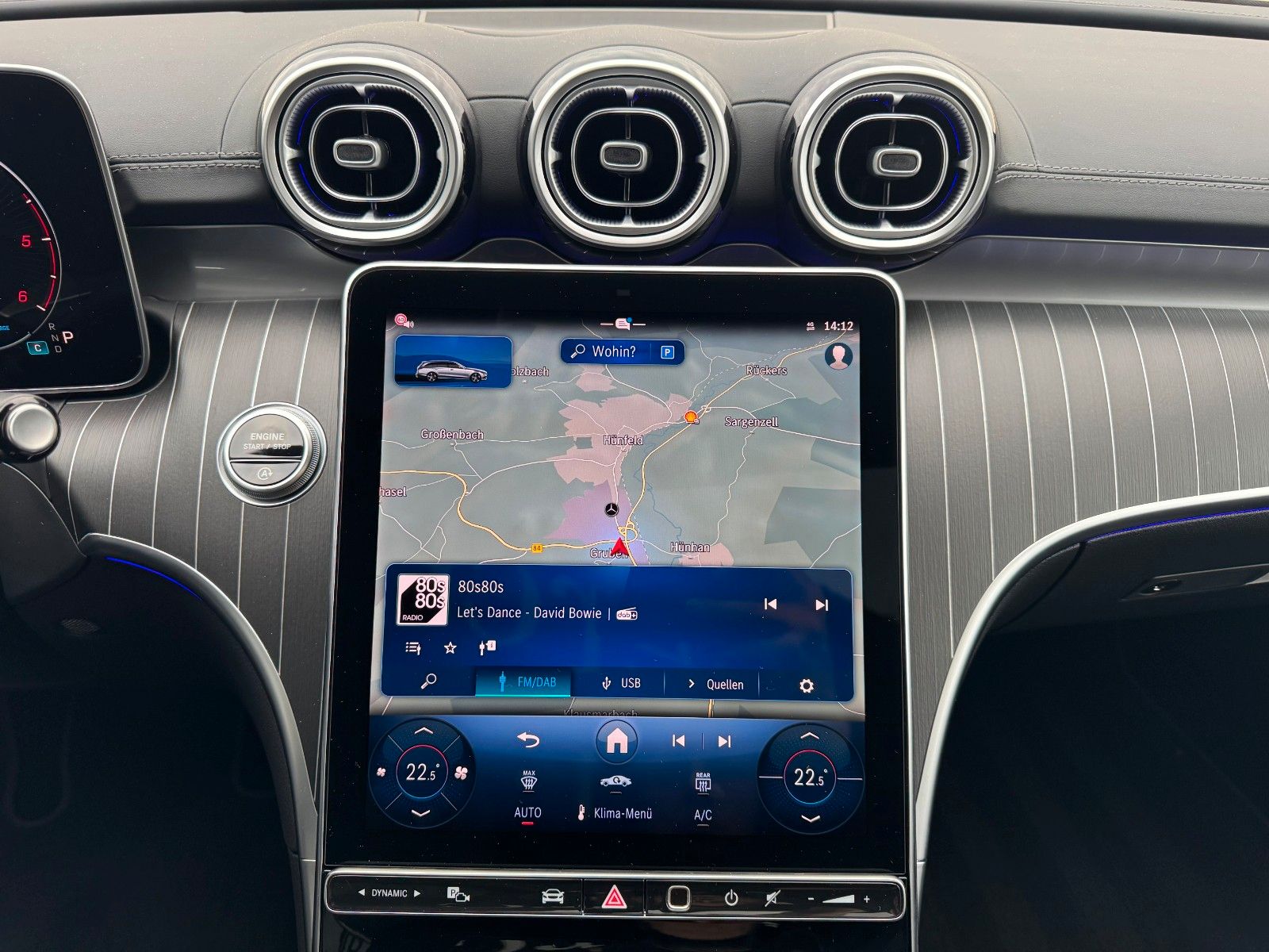 Fahrzeugabbildung Mercedes-Benz C 200d T AMG+Pano+AHK+Distr+Digital+360