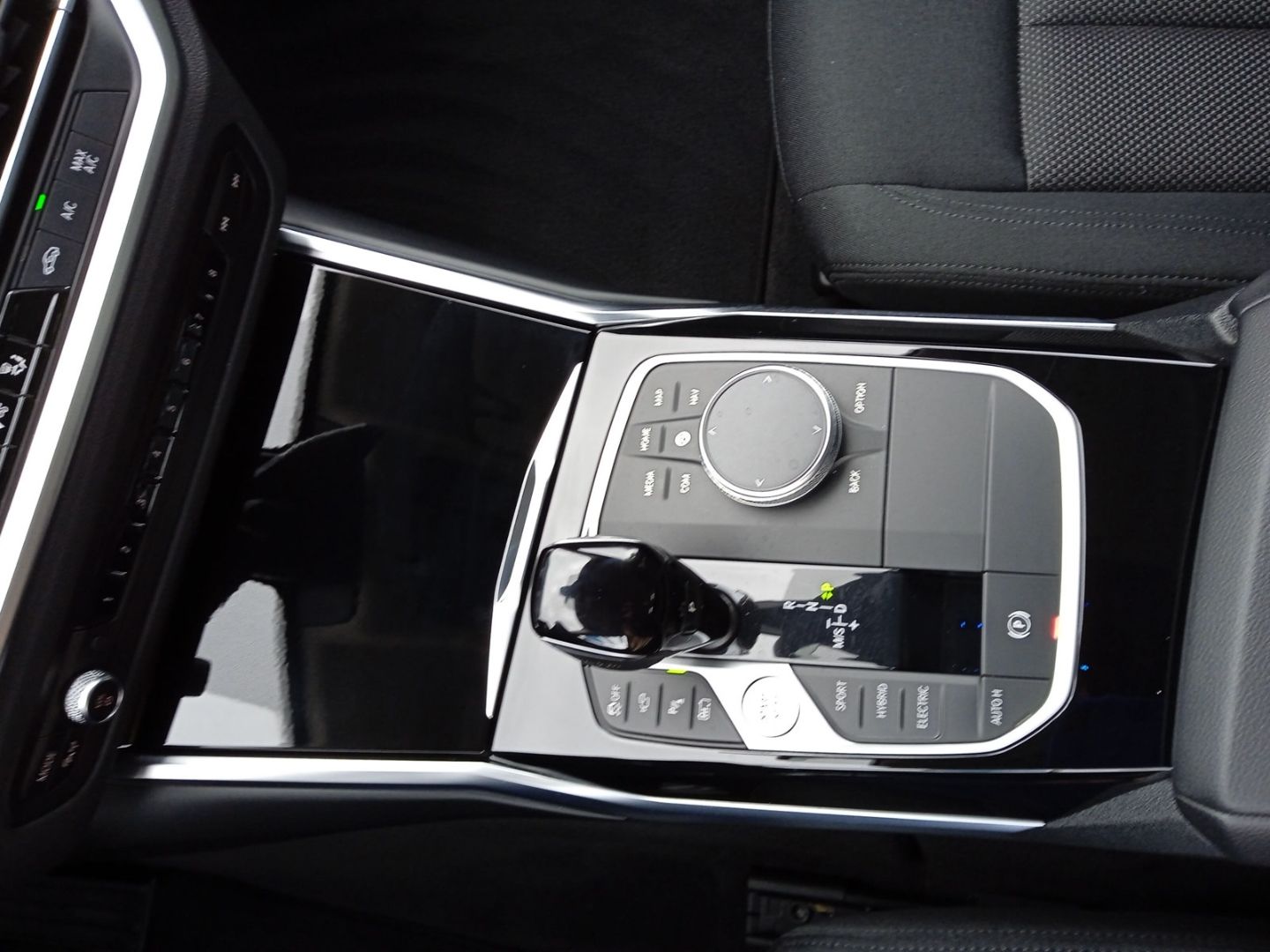BMW 320 e Touring Aut.  KOMFORTZUGANG+KLIMA+NAVI+DAB foto 18