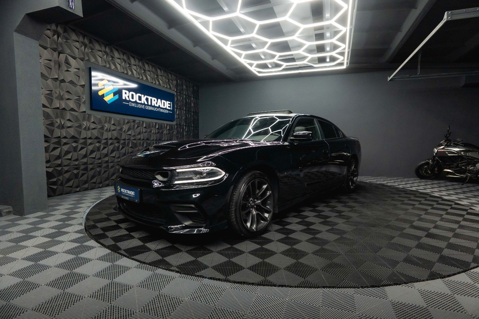 Fahrzeugabbildung Dodge Charger 5.7 V8 HEMI R/T DAYTONA Performance
