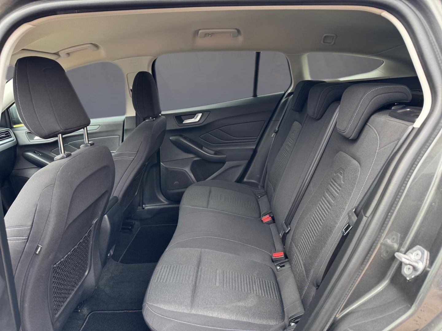 Fahrzeugabbildung Ford Focus Turnier Active, Winter+Komfort+Designpaket