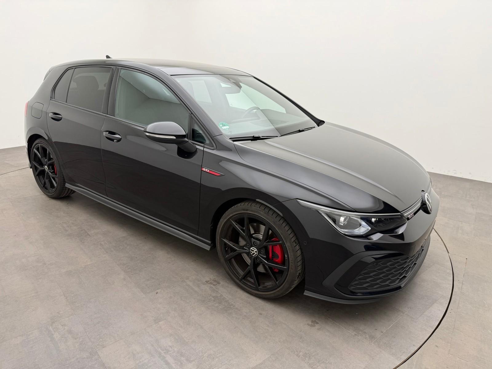 Volkswagen Golf 8 GTI 2.0 TSI DSG 245PS BlackPano19Keyless