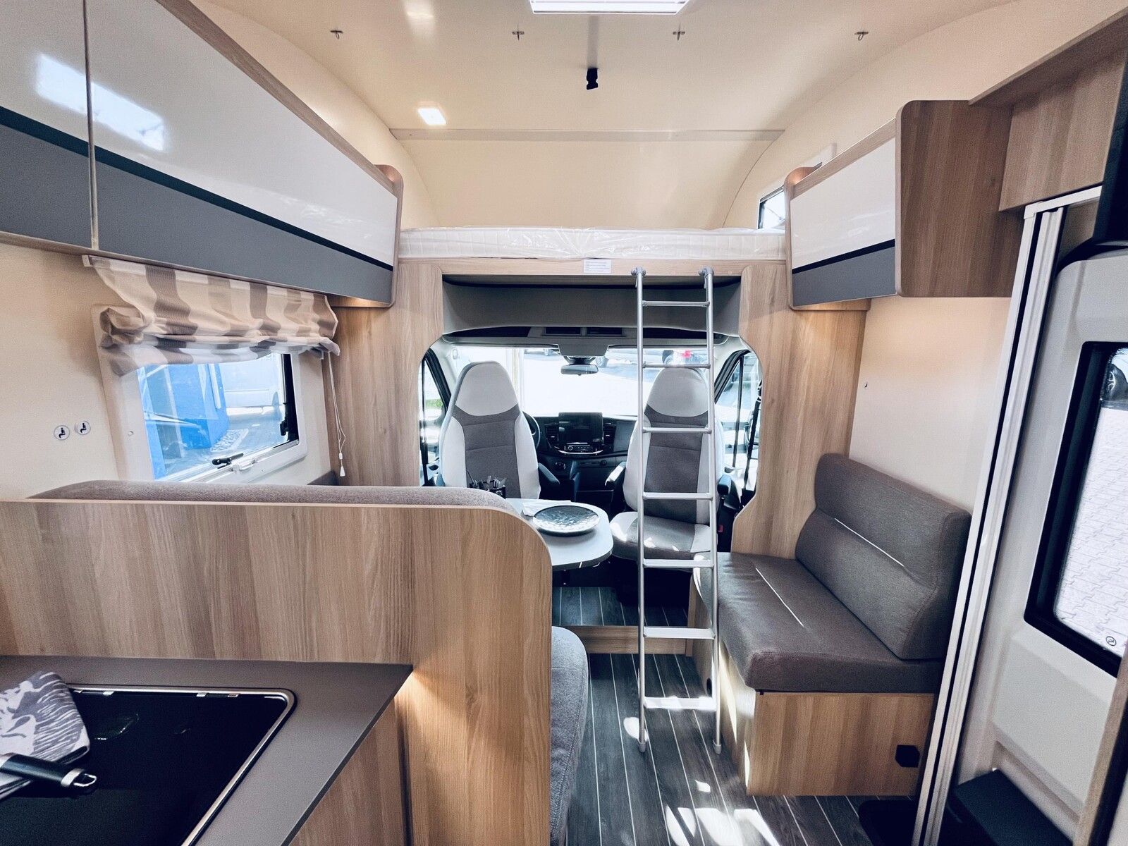 Fahrzeugabbildung NobelART A 7000 Ford