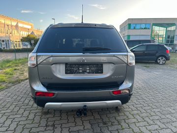 Mitsubishi Outlander - 6