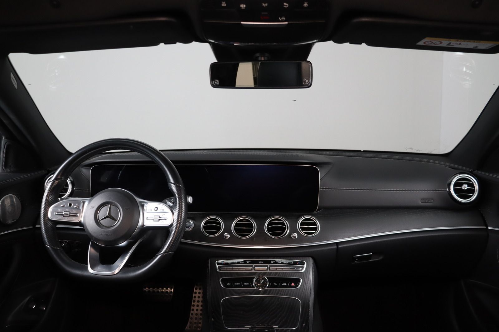 Fahrzeugabbildung Mercedes-Benz E 400 d 4Matic AMG-Paket * Multibeam * 360°