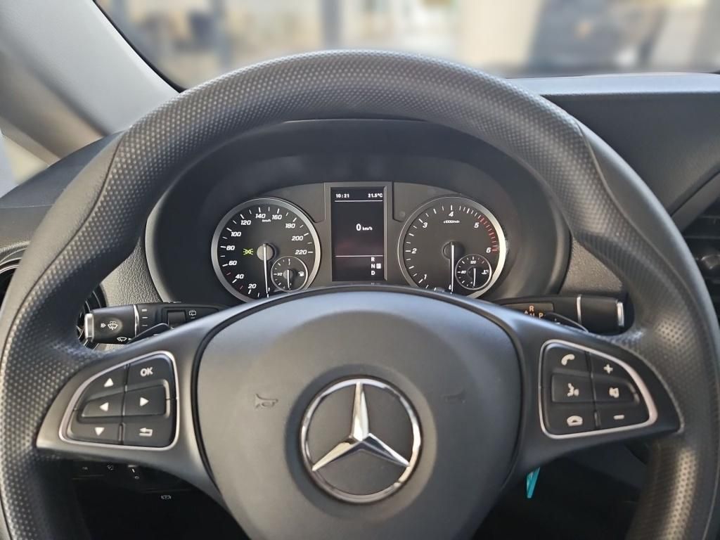 Fahrzeugabbildung Mercedes-Benz Vito 114 Kasten lang 4x4 Navi Einparkhilfe GRA