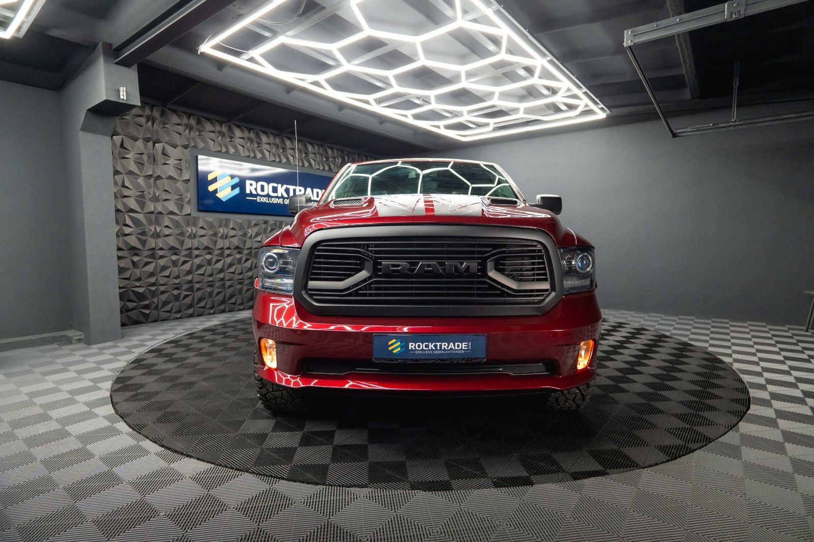 Fahrzeugabbildung Dodge RAM 5.7 V8 HEMI 4x4 OFFROAD Night-Paket *LED*AHK