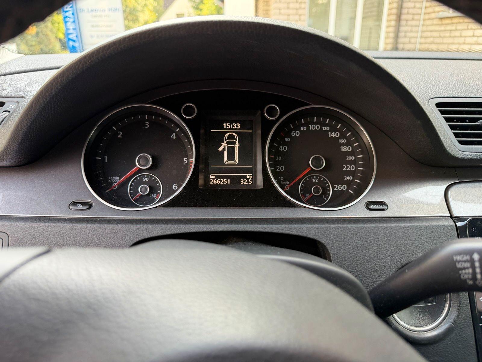 Volkswagen Passat 2010 — photo 7