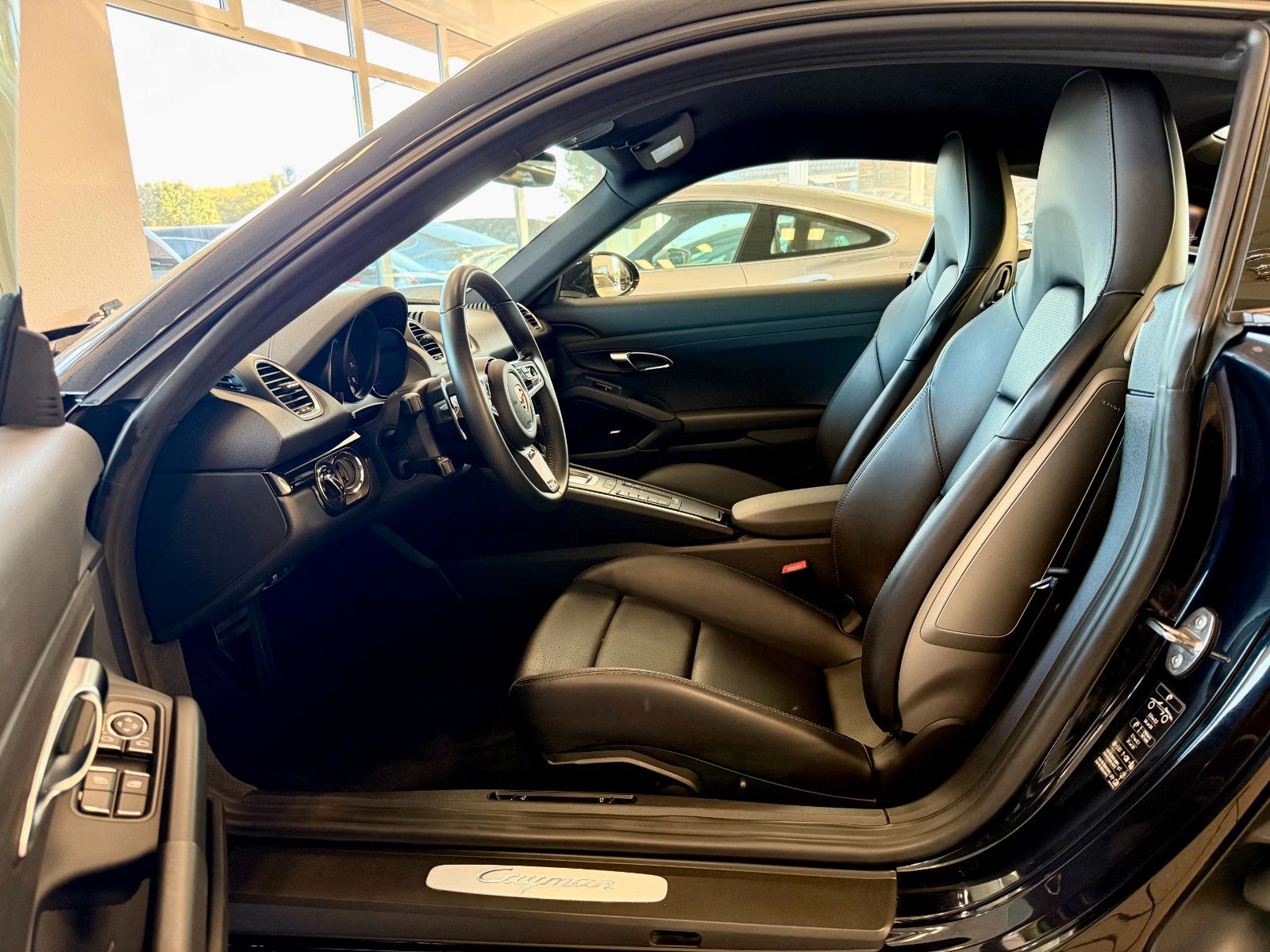 Fahrzeugabbildung Porsche 718 Cayman PDK PASM / LED / Kamera / BOSE