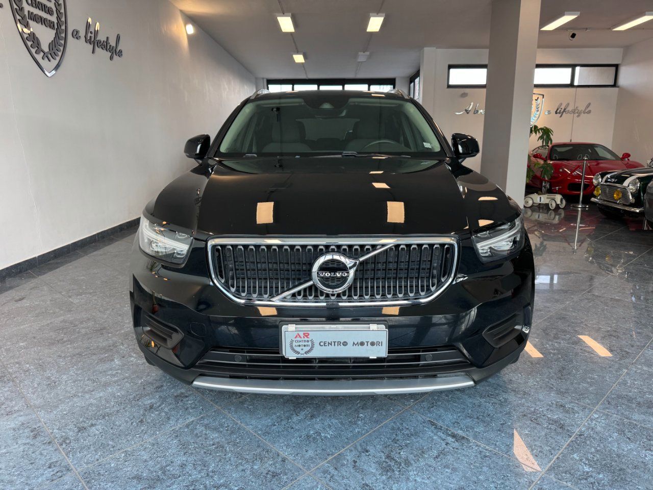 Volvo XC40 1.5 t2 Momentum Uniprop Stupenda imagem 2