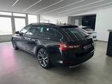 Skoda Superb 2.0 TDI Combi 4x4 Sportline*ACC*StHz* - Skoda Superb mit Diesel-Antrieb: Allradantrieb, Kombi, 2.0